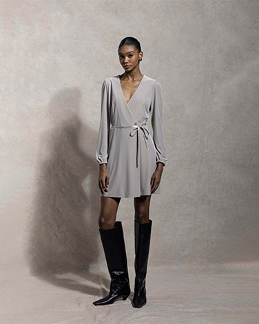 HUG沙丘色裹身裙